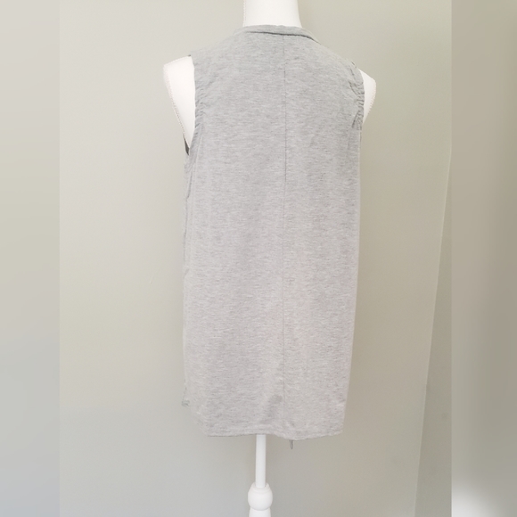 Cute Grey T-shirt Size M - Picture 4 of 6